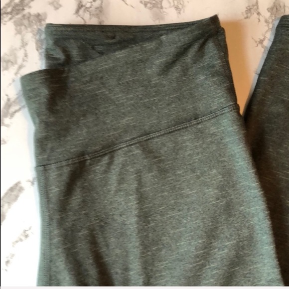 C9 Champion Heathered Green Workout Leggings - Picture 3 of 5